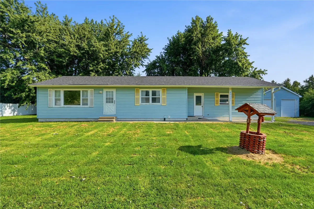 6900 Williams Blvd, Fairfax, IA 52228 - #1