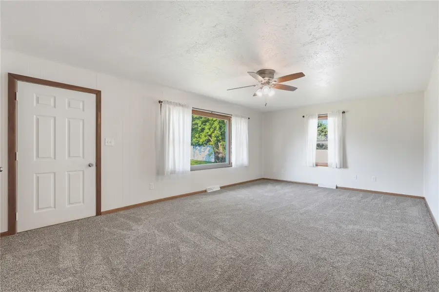 6900 Williams Blvd, Fairfax, IA 52228 - #2