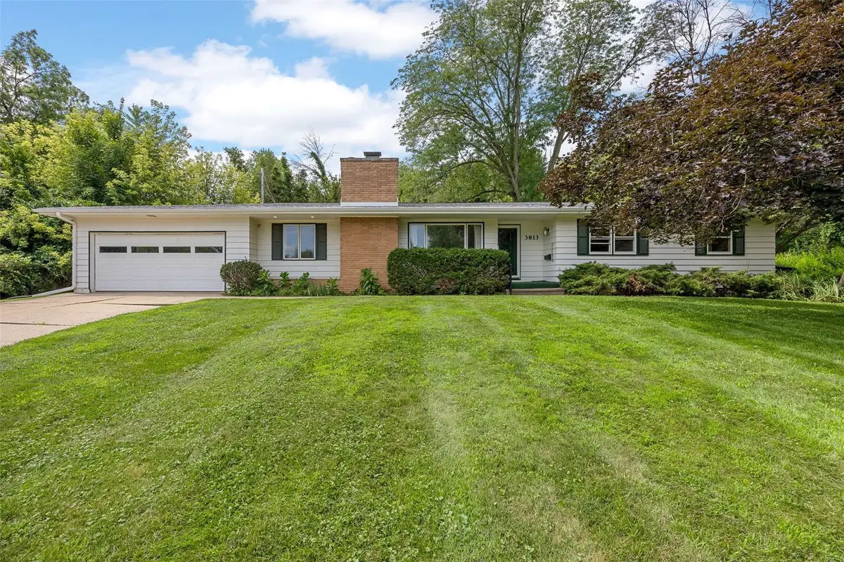 3813 Tomahawk Trail Se, Cedar Rapids, IA 52403 - #1
