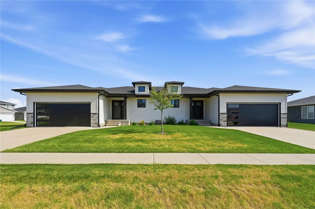3009 Sherwood Drive, Marion, IA 52302 - #1