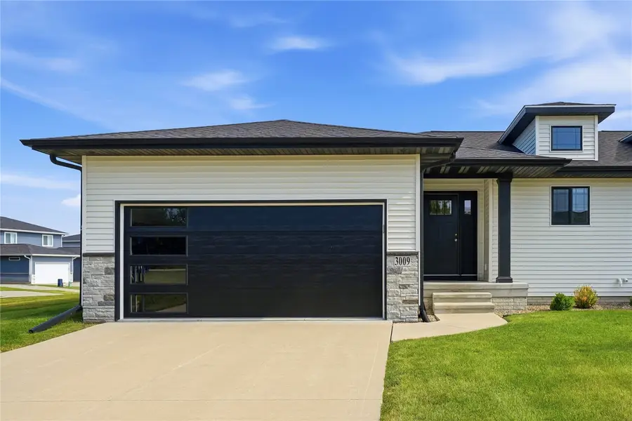 3009 Sherwood Drive, Marion, IA 52302 - #2