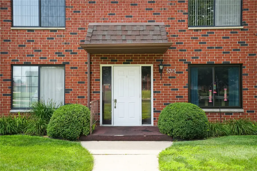 5715 Golden Court Ne #45, Cedar Rapids, IA 52402 - #2