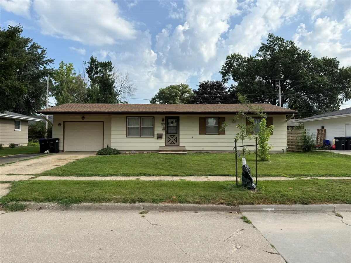 3000 2nd Ave, Marion, IA 52302 - #1