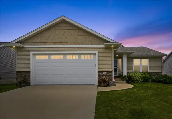 225 Bent Creek Dr, Marion, IA 52302