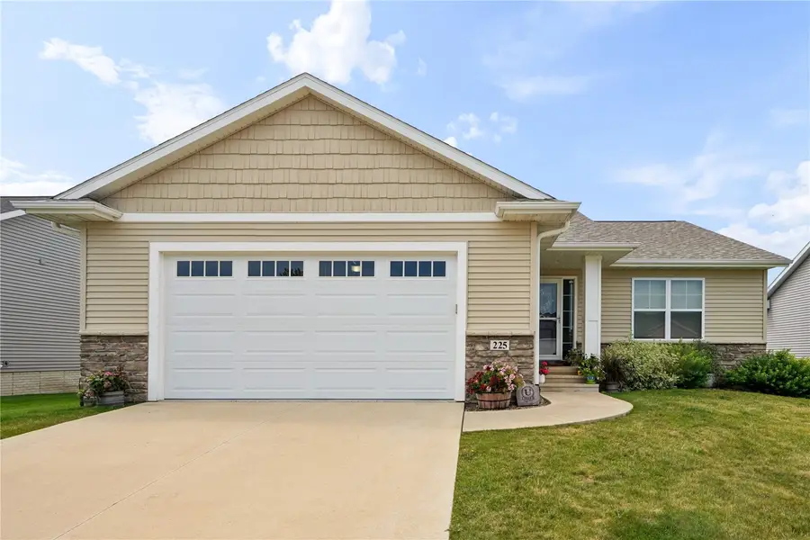 225 Bent Creek Dr, Marion, IA 52302 - #3