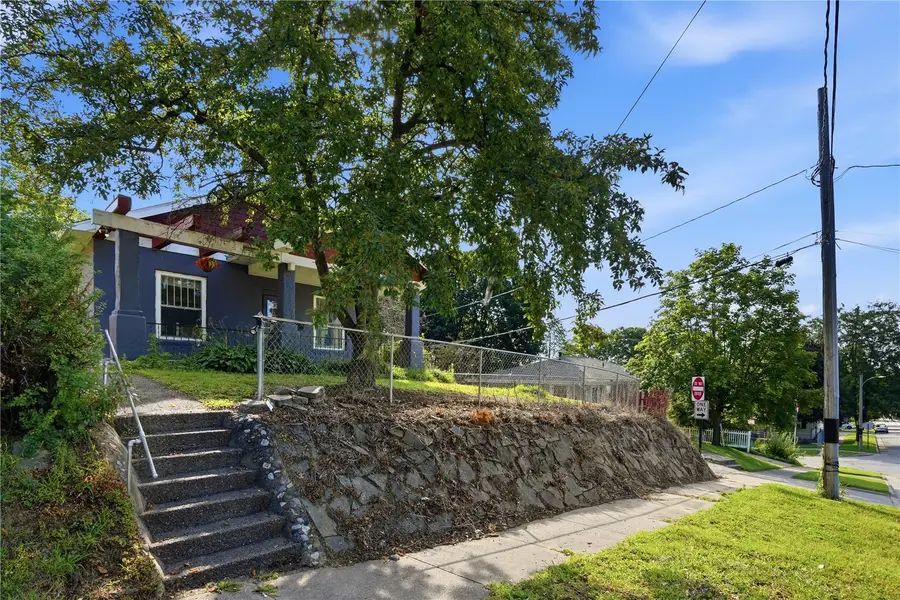805 Oak Street, Muscatine, IA 52761 - #2