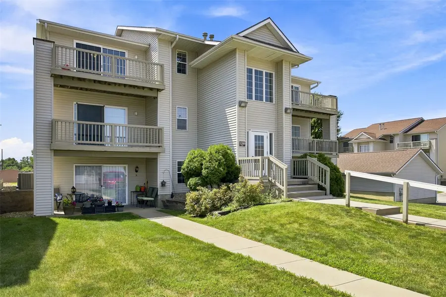 1280 44th St #E, Marion, IA 52302 - #2