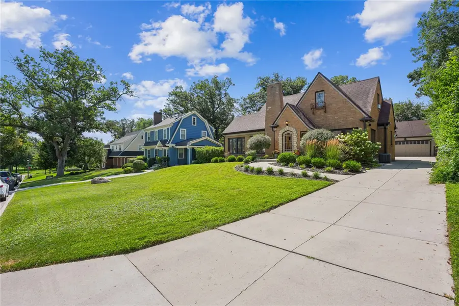 311 25th St Dr Se, Cedar Rapids, IA 52403 - #3