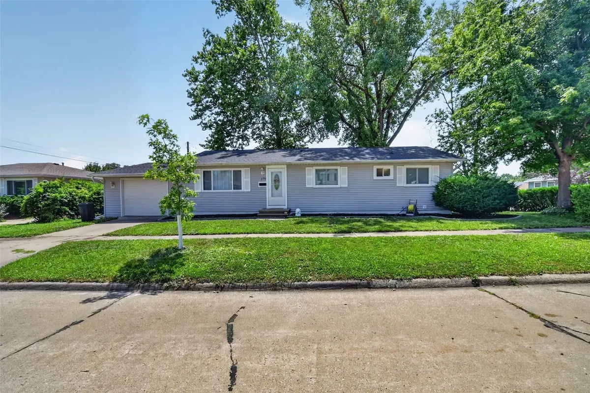 179 Alma Drive Nw, Cedar Rapids, IA 52405 - #1