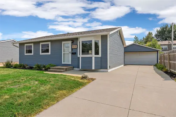 825 Valleyview Drive, Marion, IA 52302