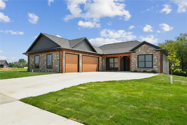 120 Howard Ave, Swisher, IA 52338
