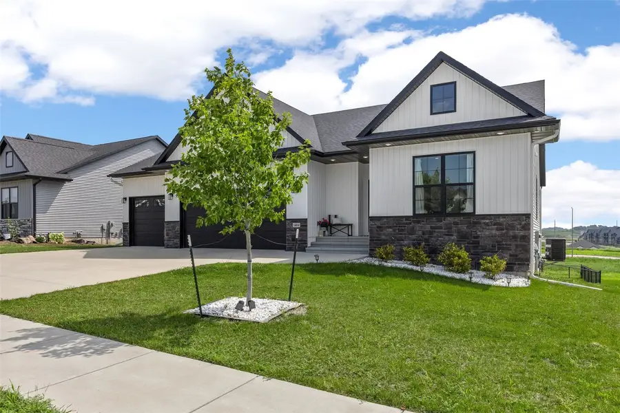 1404 Green Oak Pass, Tiffin, IA 52340 - #2