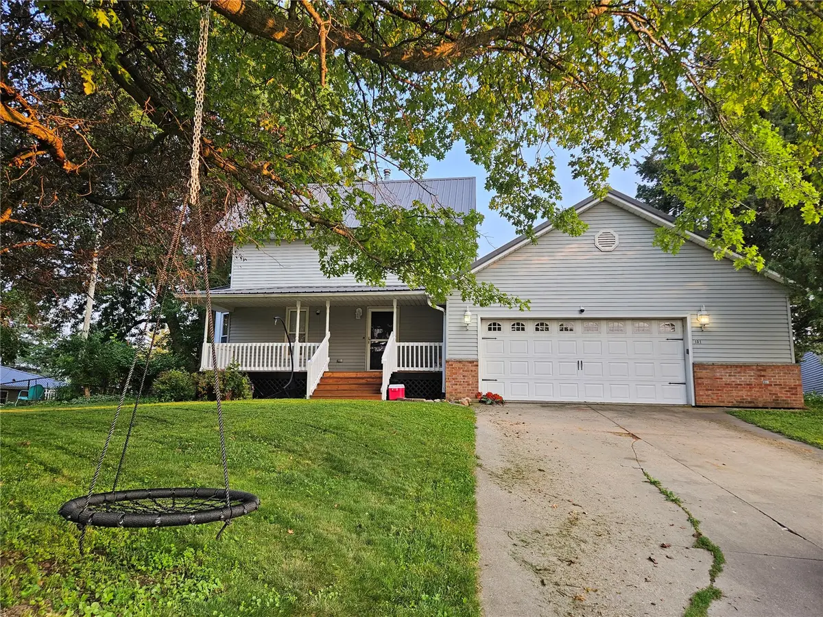 101 Sunset Drive, Anamosa, IA 52205 - #1