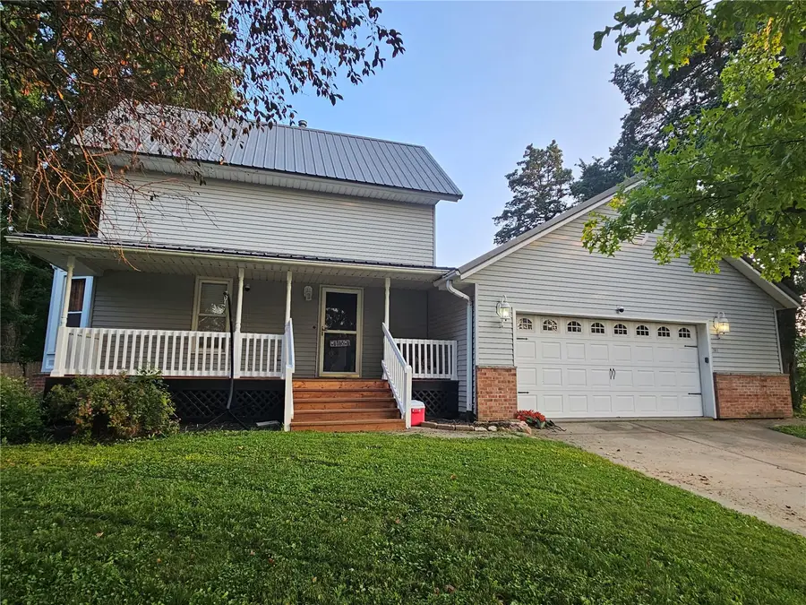 101 Sunset Drive, Anamosa, IA 52205 - #3