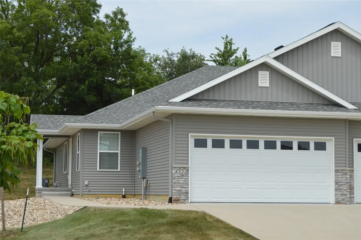 4322 Banar Ave Sw, Cedar Rapids, IA 52404 - #1