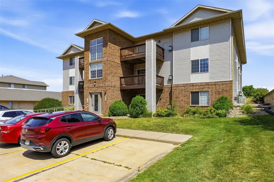 3010 Wilson Avenue Sw #1, Cedar Rapids, IA 52404 - #2