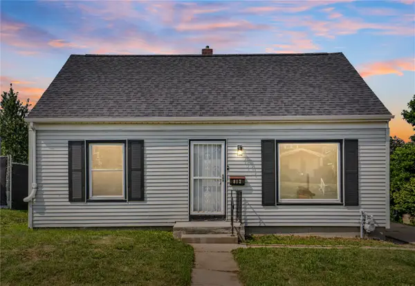 812 16th Ave Sw, Cedar Rapids, IA 52404