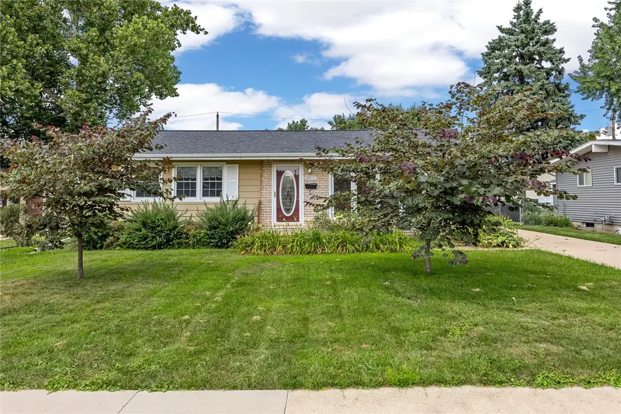 2800 3rd Avenue, Marion, IA 52302 - #2