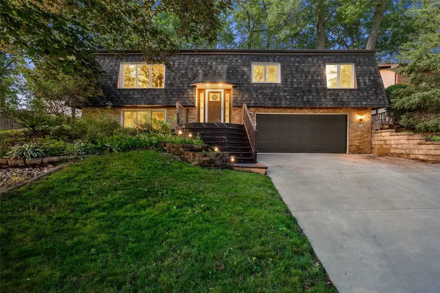 2023 Sandalwood Drive Ne, Cedar Rapids, IA 52402 - #2