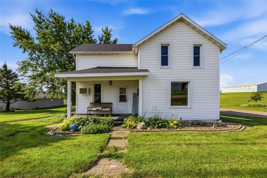 307 Fremont Street Sw, Blairstown, IA 52209 - #2