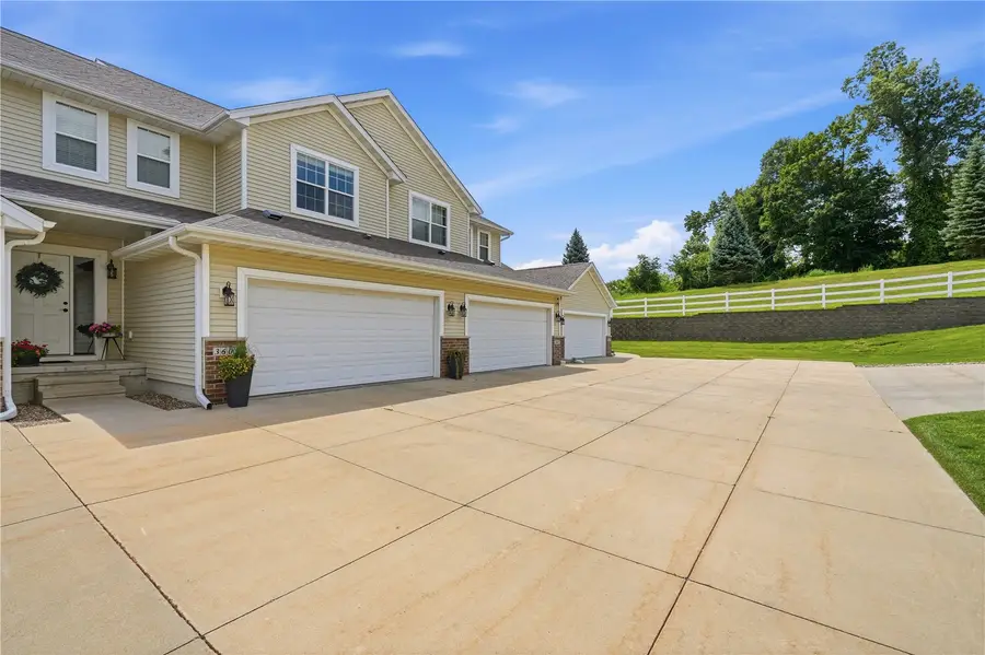 3605 Pioneer Avenue Se, Cedar Rapids, IA 52403 - #2