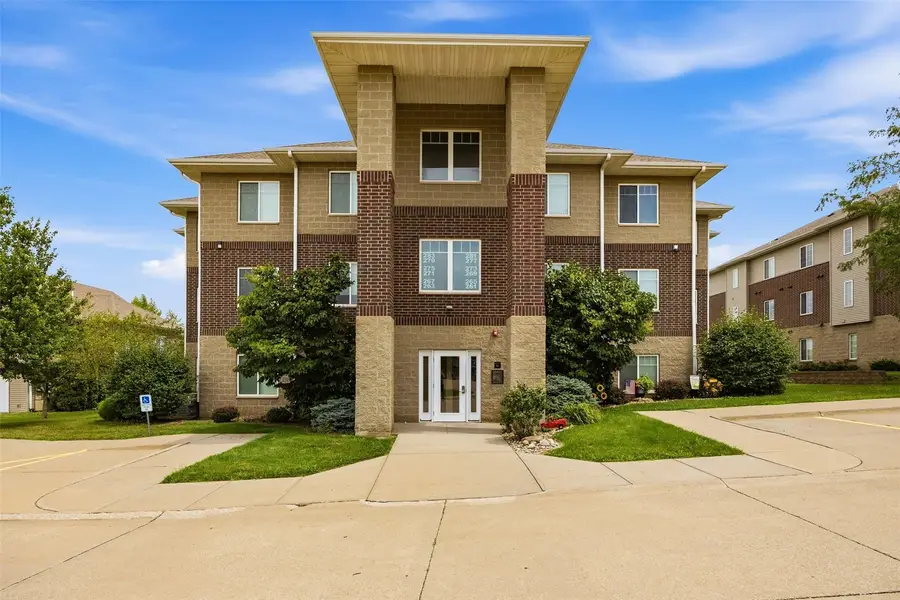 279 S Taft Avenue, Iowa City, IA 52245 - #3