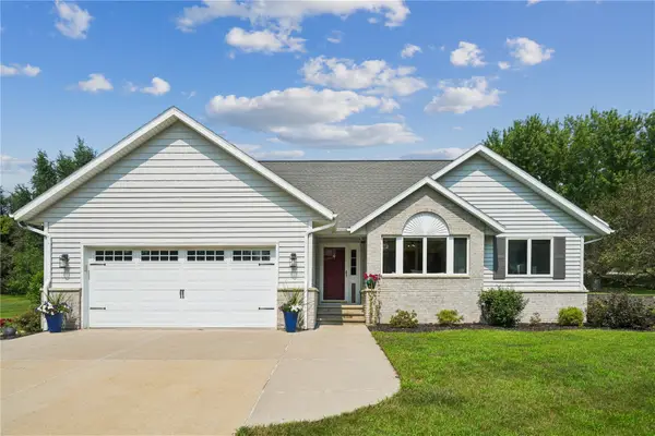 4131 Cedar Heights Trail, Center Point, IA 52213