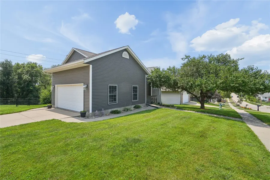 2805 38th Avenue Sw, Cedar Rapids, IA 52404 - #2