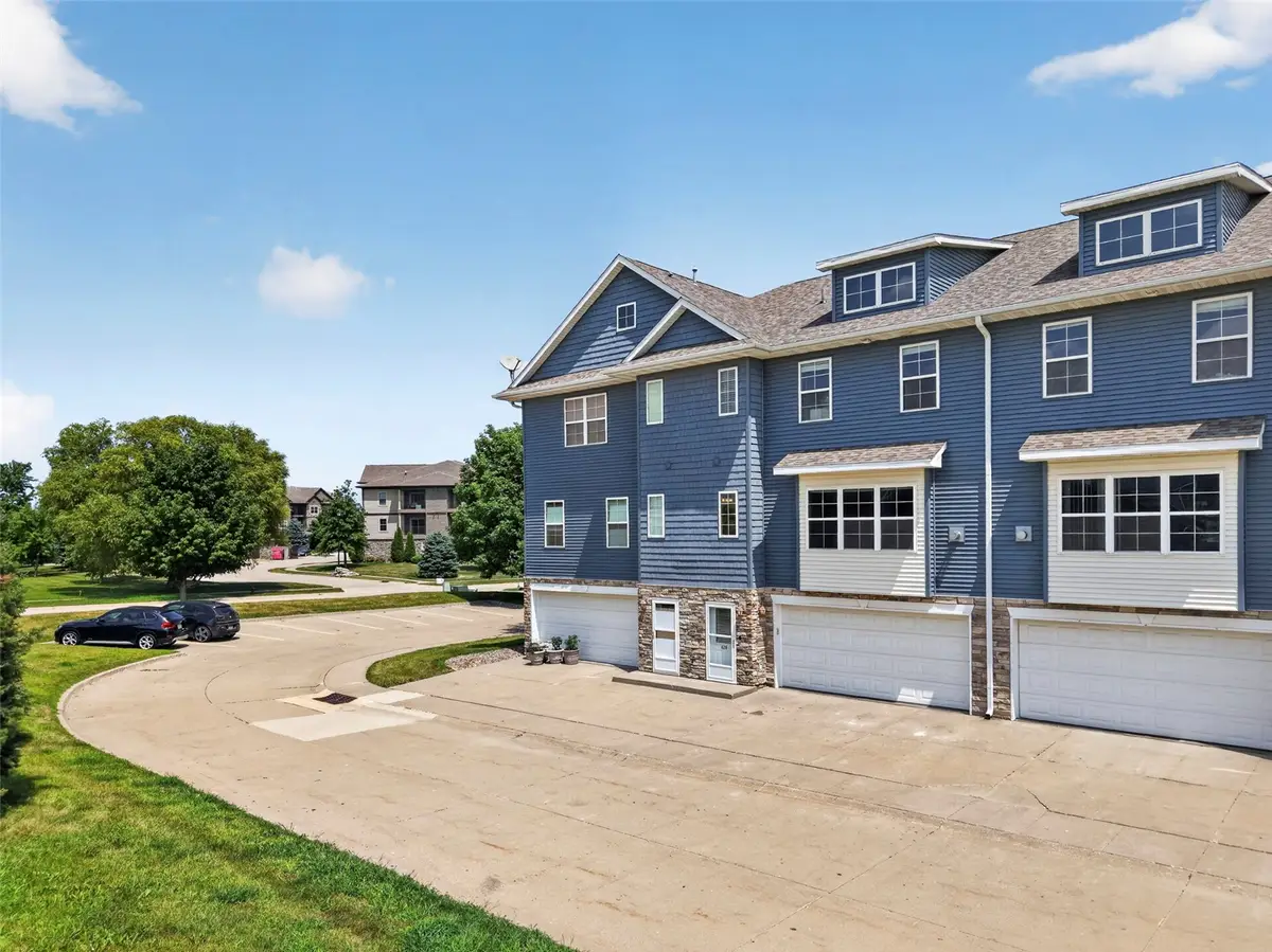 420 Glenmoor Place, North Liberty, IA 52317 - #1