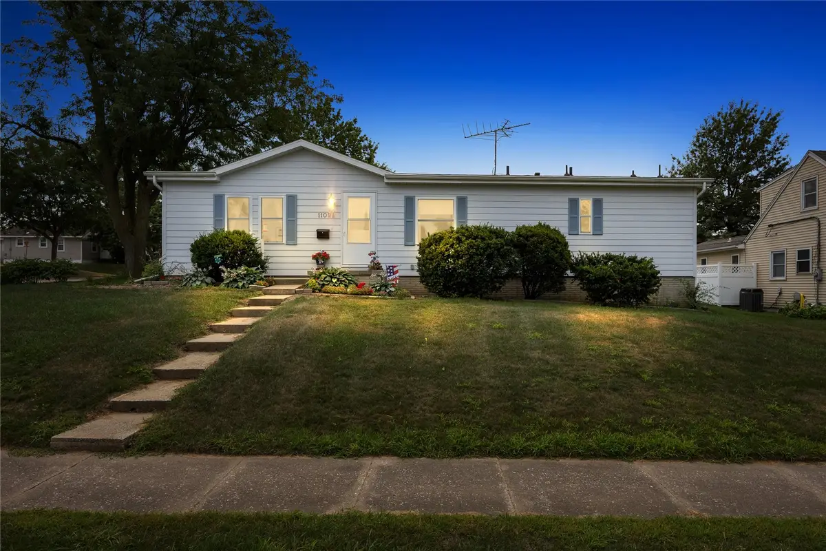 1105 18th Avenue Sw, Cedar Rapids, IA 52404 - #1