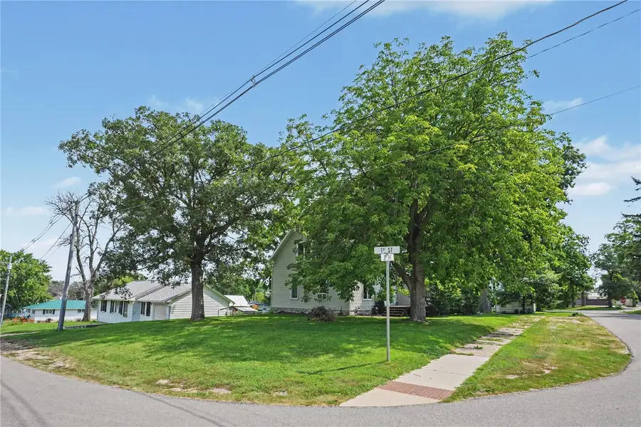 106 3rd Avenue E, Coggon, IA 52218 - #3