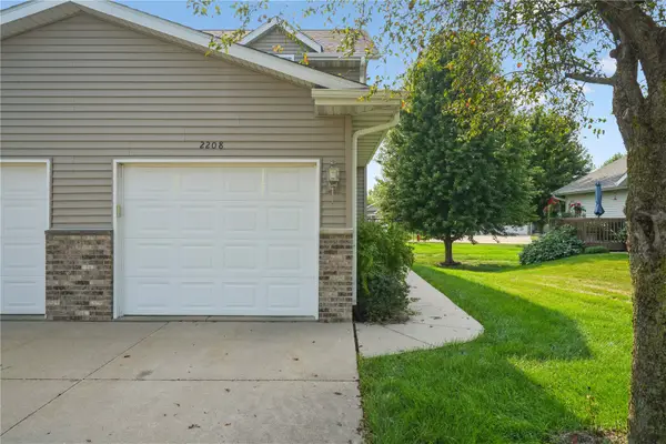 2208 49th St, Marion, IA 52302