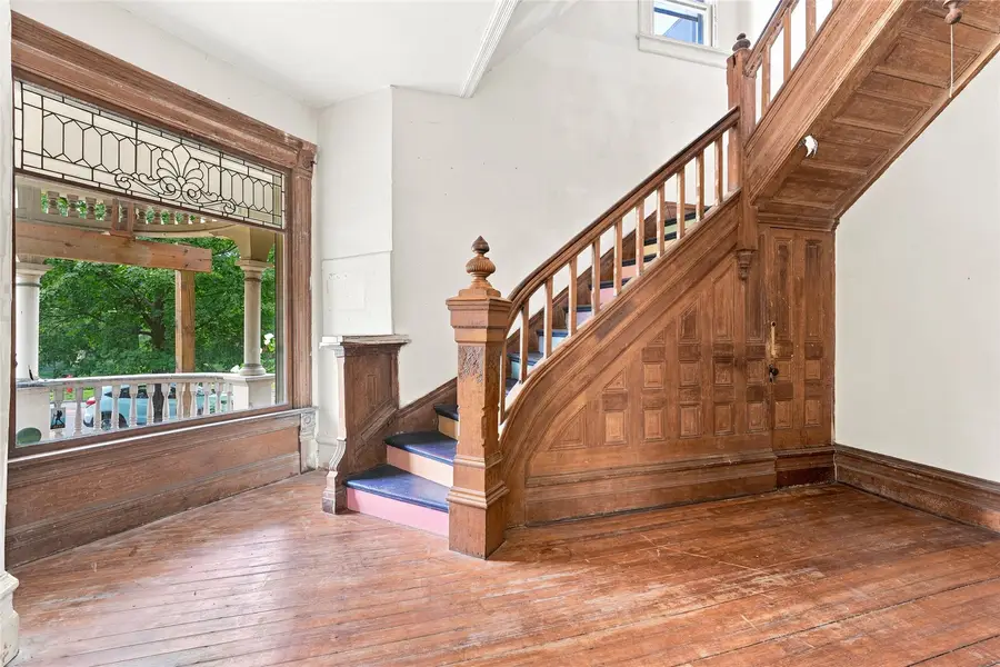 935 E College St, Iowa City, IA 52240 - #3