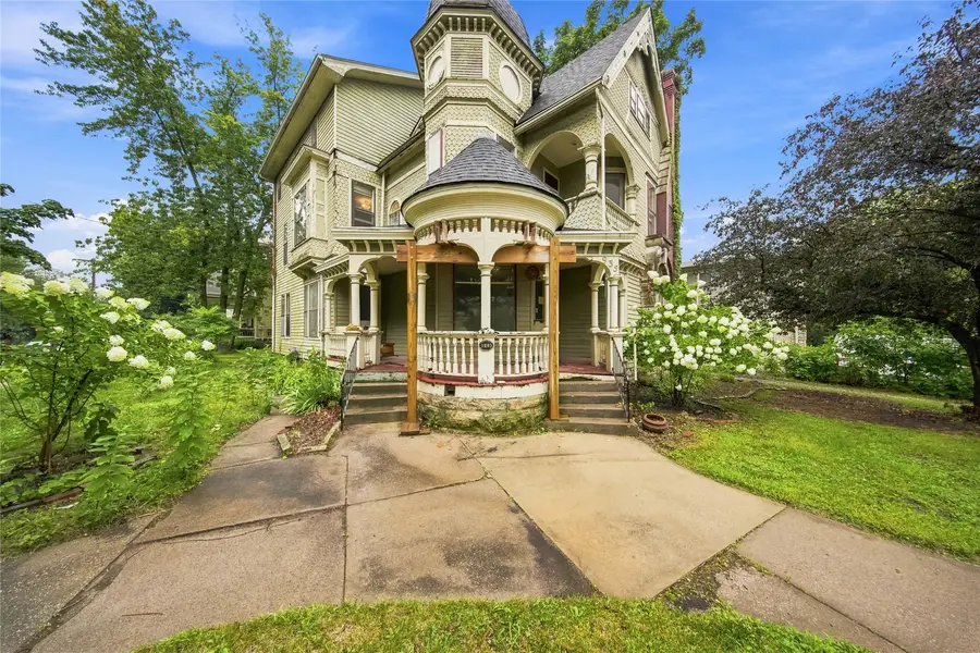 935 E College St, Iowa City, IA 52240 - #3