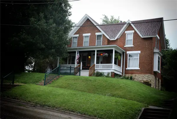 207 N Davis Street, Anamosa, IA 52205