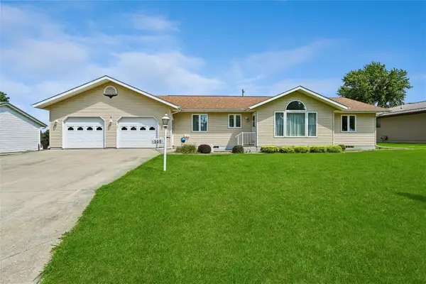 309 Cross Street Se, Blairstown, IA 52209