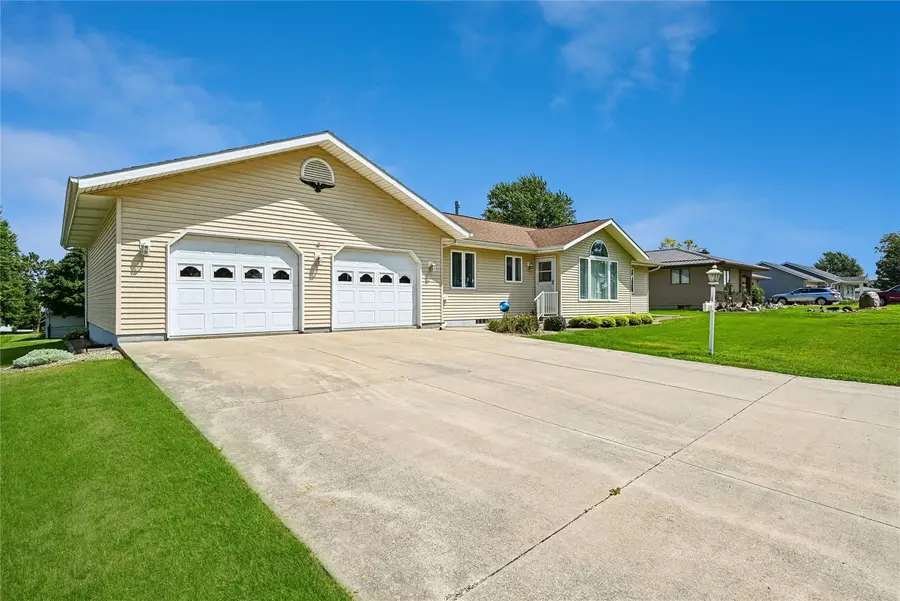 309 Cross Street Se, Blairstown, IA 52209 - #3