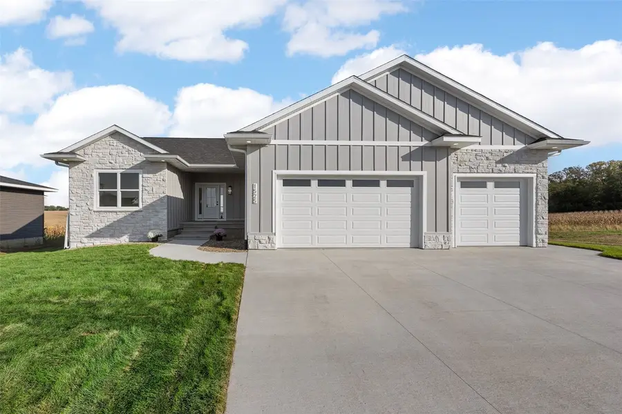 1525 3rd Street Sw, Mount Vernon, IA 52314 - #2