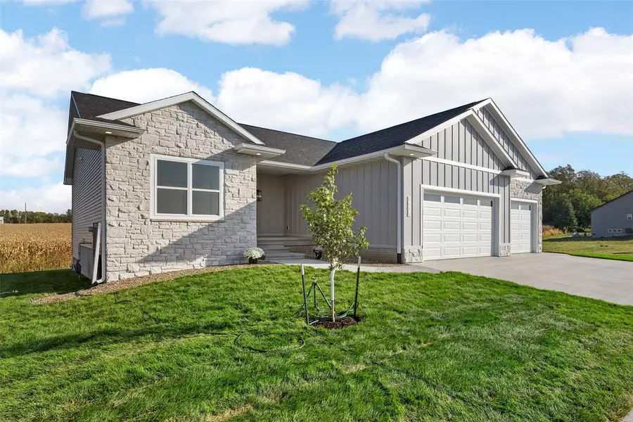 1525 3rd Street Sw, Mount Vernon, IA 52314 - #3