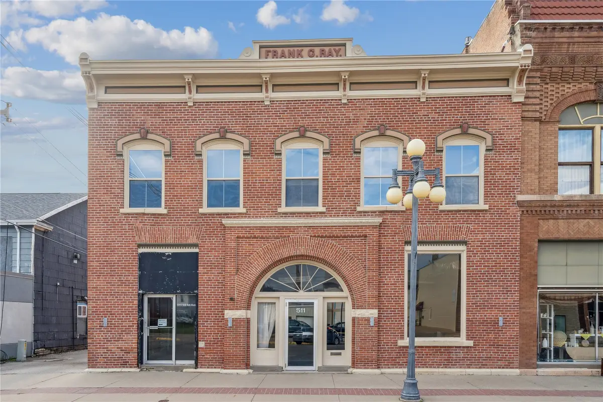 511 1st Ave, Vinton, IA 52349 - #1