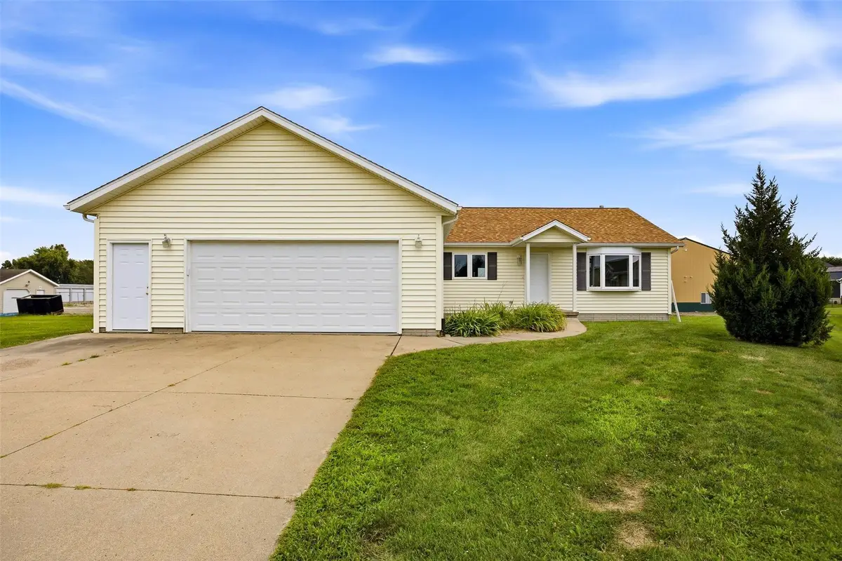 181 Bear Creek Ct, Palo, IA 52324 - #1