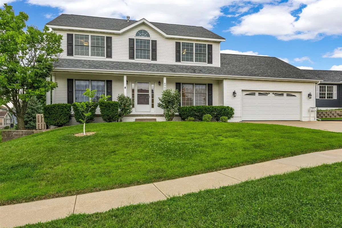 6907 Rockingham Drive Sw, Cedar Rapids, IA 52404 - #1