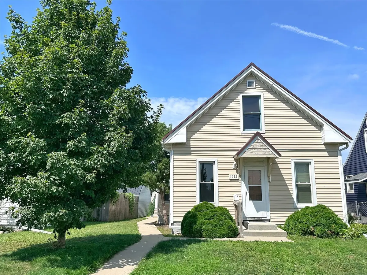 1922 9th Sw, Cedar Rapids, IA 52404 - #1