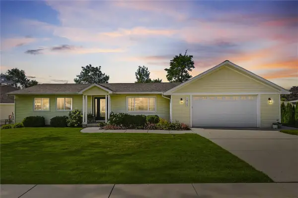 1925 Hidden Hollow Lane Nw, Cedar Rapids, IA 52405