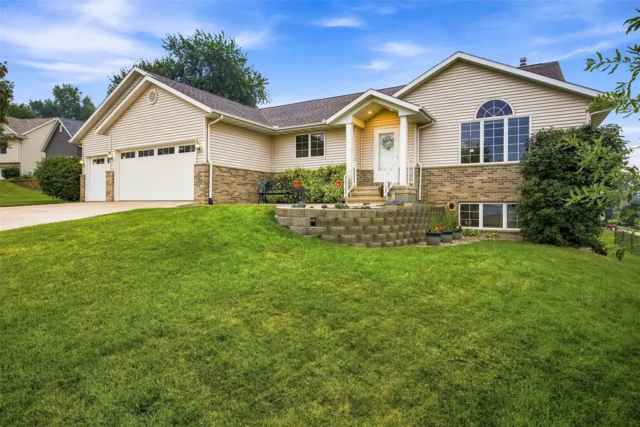 1319 Jackson Woods Court Nw, Cedar Rapids, IA 52405 - #2