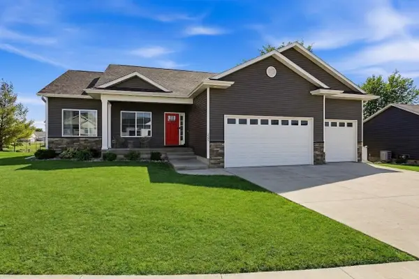 225 Meadow Breeze Lane, Center Point, IA 52213