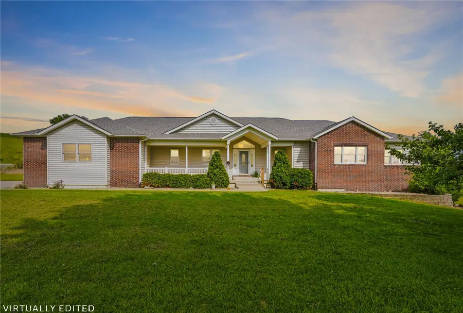 1268 Falcon Avenue Nw, Swisher, IA 52338 - #2