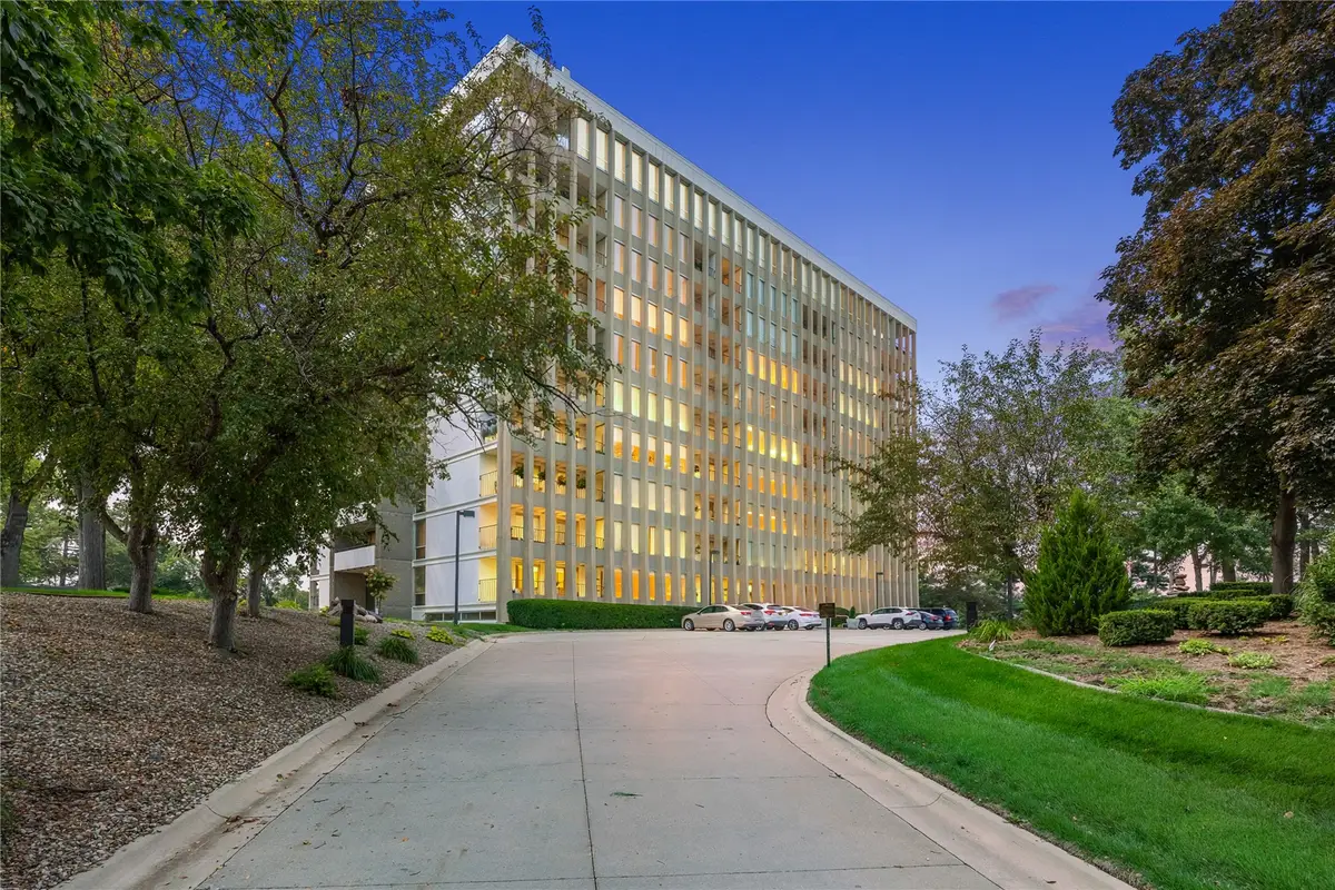 2222 1st Avenue Ne #107, Cedar Rapids, IA 52402 - #1