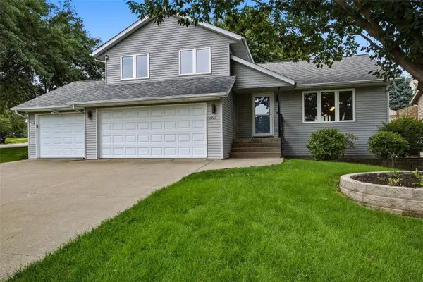 1773 Parkway Dr, Coralville, IA 52241