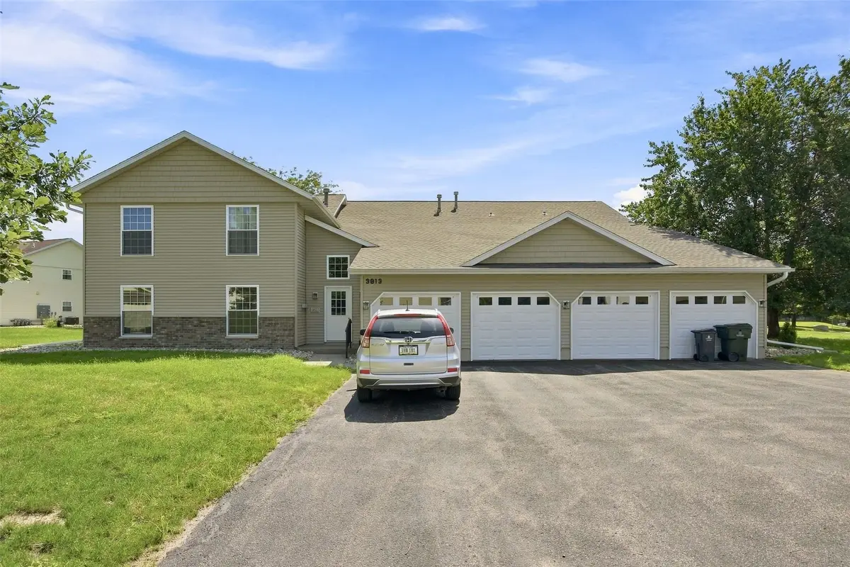 3813 Summerfield Lane Ne #C, Cedar Rapids, IA 52402 - #1